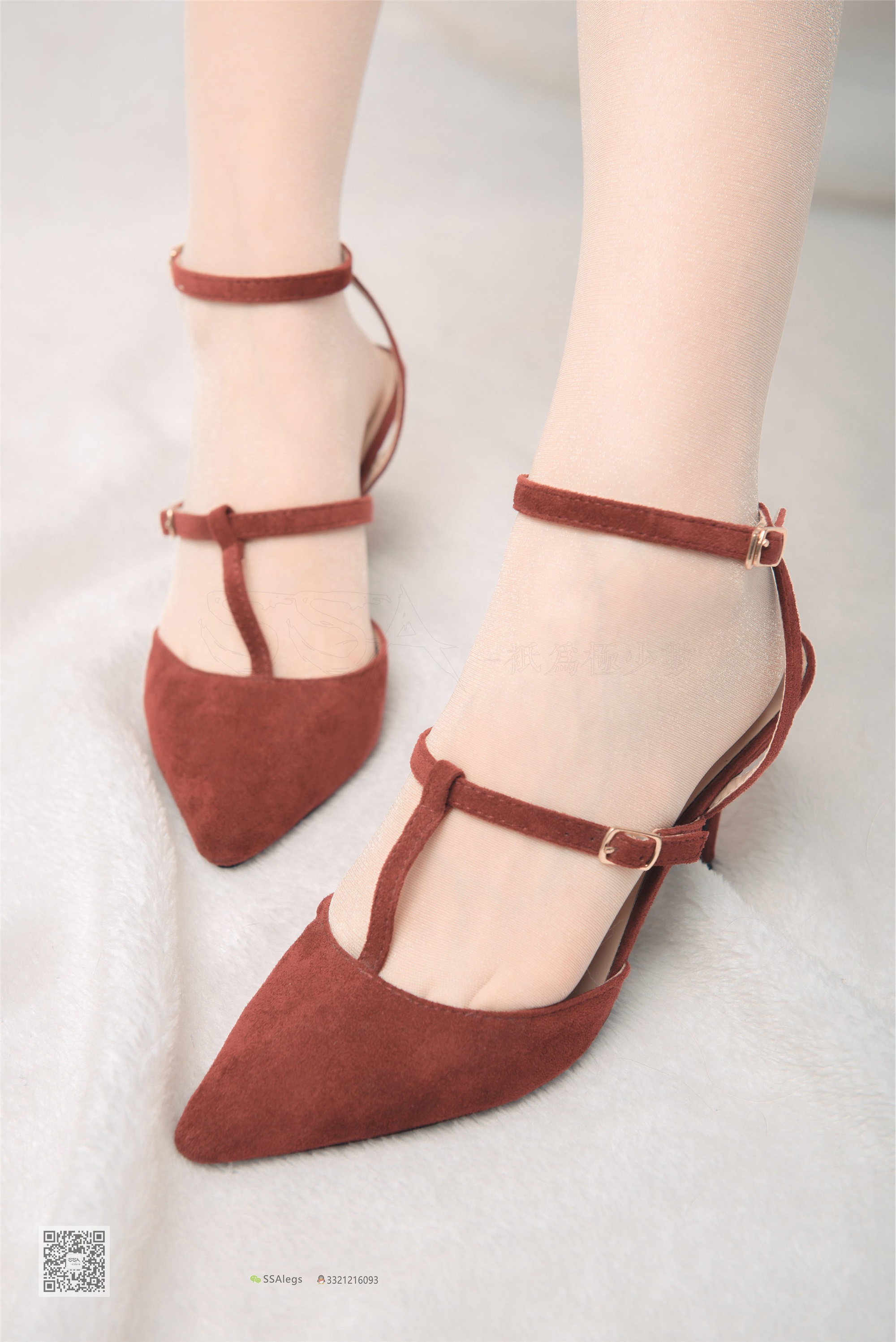 SSA丝社 NO.014 小琪琪 闪光开裆丝袜的另一种演绎